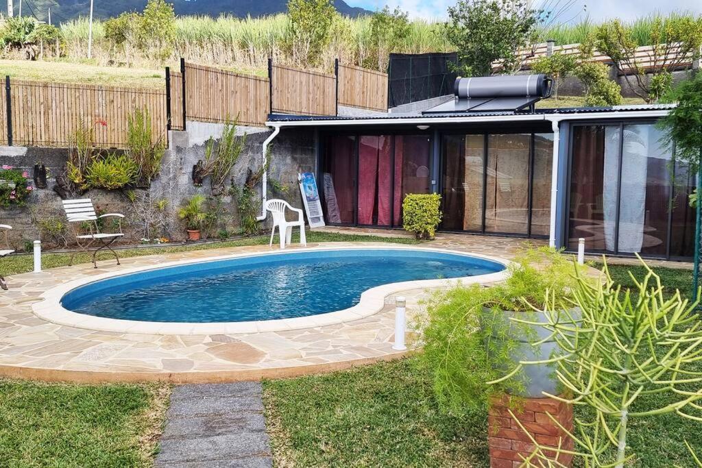 Bungalow Des Pensees Piscine Chauffee 28° Saint-Denis Kültér fotó